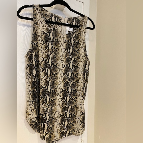 Blouse tank top (large) - Picture 1 of 3